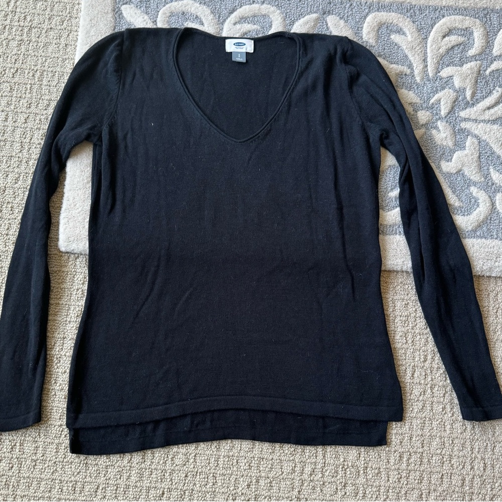 Old Navy black sweater